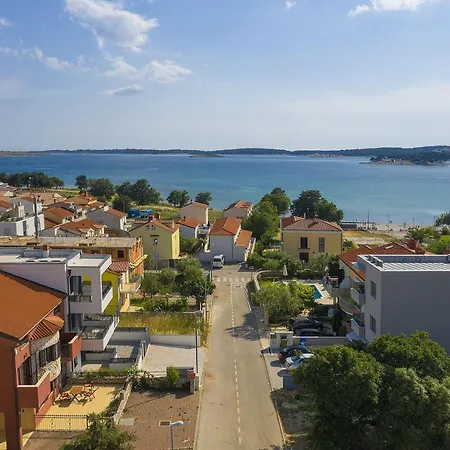 Nur 50 Meter Von Den Schoenen Straenden Medulins Apartment *