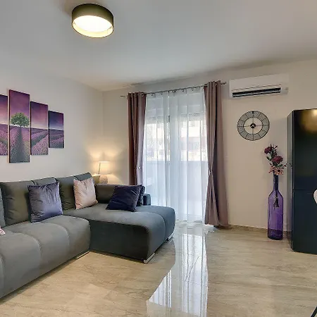 Nur 50 Meter Von Den Schoenen Straenden Medulins Apartment *