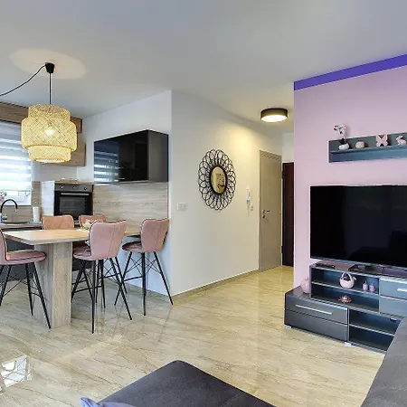 Apartment Nur 50 Meter Von Den Schoenen Straenden Medulins Medulin