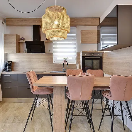 Nur 50 Meter Von Den Schoenen Straenden Medulins Apartment