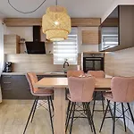 Nur 50 Meter Von Den Schoenen Straenden Medulins Apartment