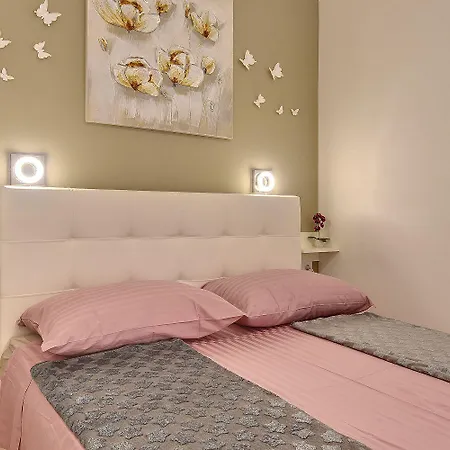 Nur 50 Meter Von Den Schoenen Straenden Medulins Apartment *